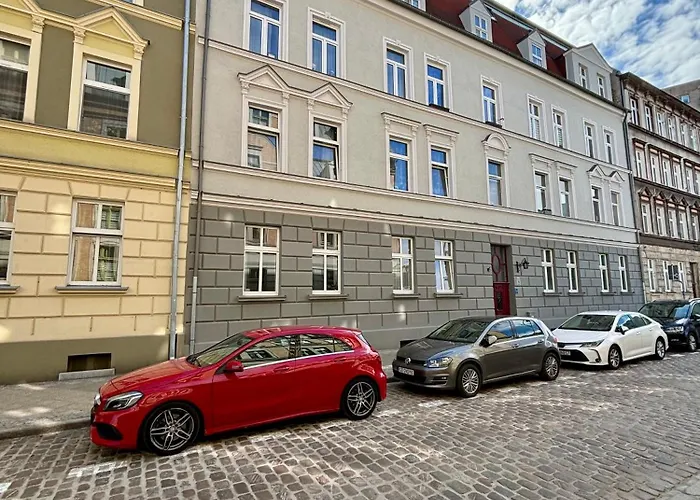 Trojmiejskie - Old Town 3 Bedrooms Apartment *