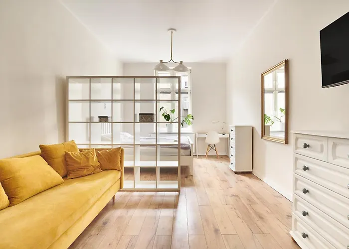 Trojmiejskie - Old Town 3 Bedrooms Apartment