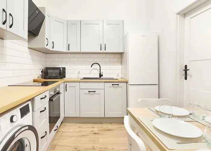 Trojmiejskie - Old Town 3 Bedrooms Apartment